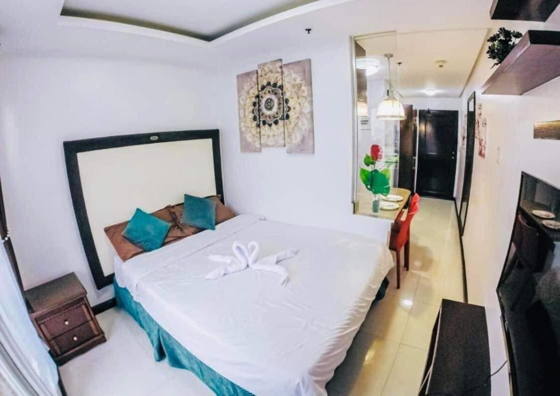 Birch Tower Malate Suites Manilla Buitenkant foto