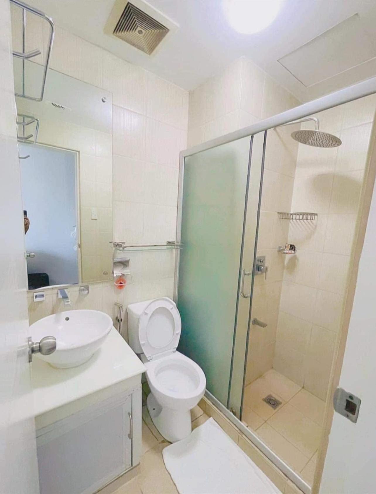 Birch Tower Malate Suites Manilla Buitenkant foto