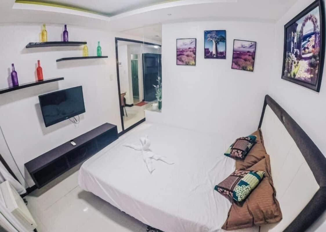 Birch Tower Malate Suites Manilla Buitenkant foto